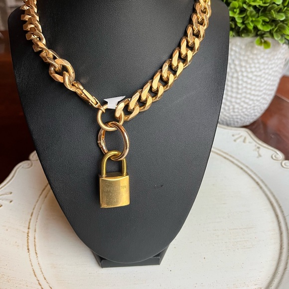 Vintage Louis Vuitton lock number 221. No key - Picture 3 of 5